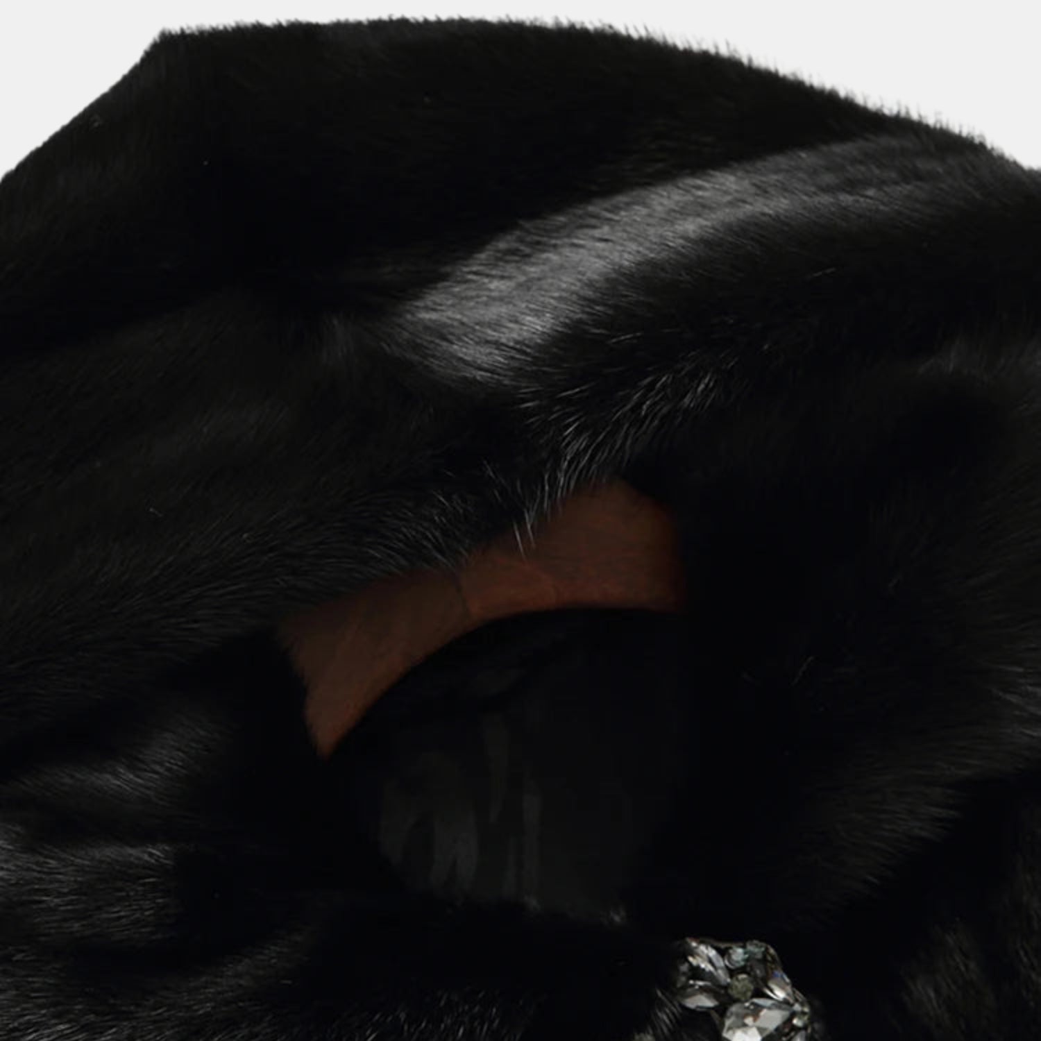 Damen Kunstfellmantel lang mit Kapuze – flauschiger Wintermantel aus hochwertigem Faux Fur, fusselfrei & elegant von Orren & Valé 