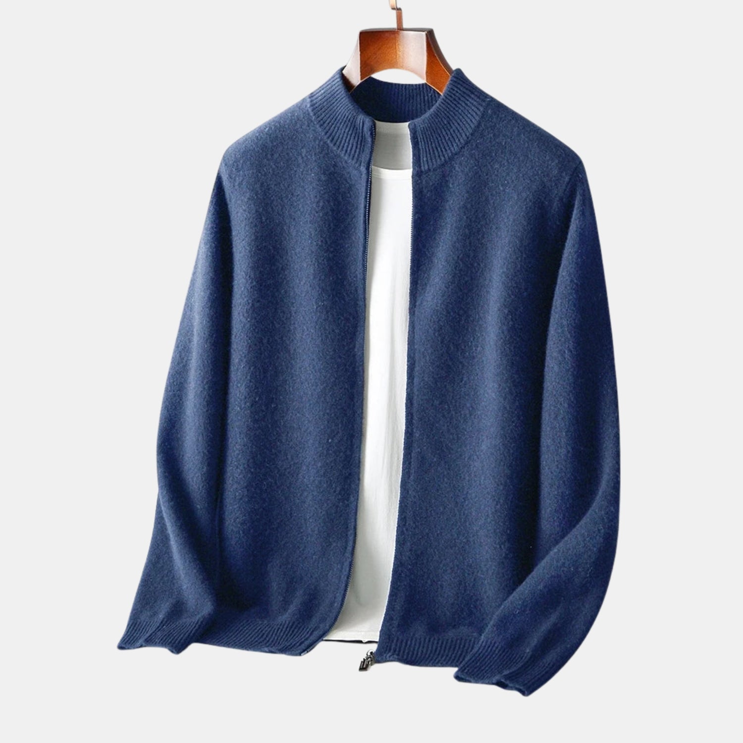 Herren Zip-Strickjacke mit Stehkragen – Weicher Feinstrick-Cardigan in Uni-Design von Orren & Valé 