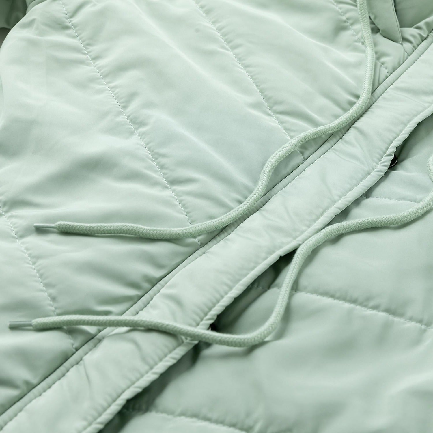 Daunenmantel Damen Winterjacke lang mit Kapuze – warmer Steppmantel im eleganten Design