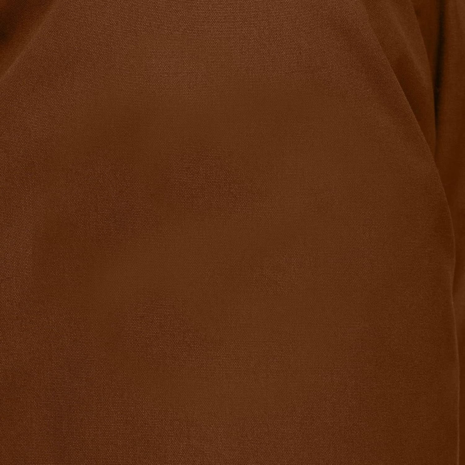 Materialdetail der langen Winterjacke mit Kapuze und Futter in Braun für Damen