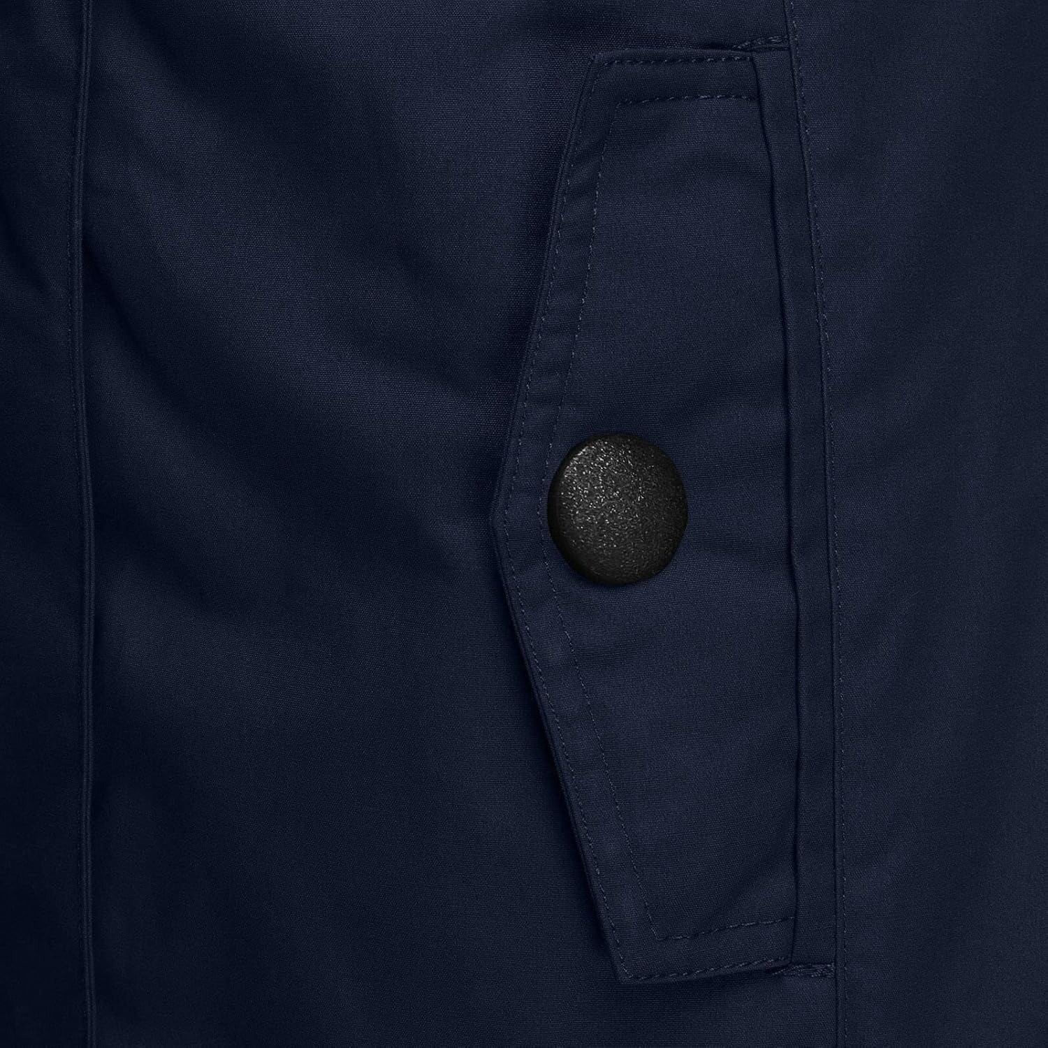 Taschendetail der langen Winterjacke mit Kapuze und Futter in Marineblau für Damen