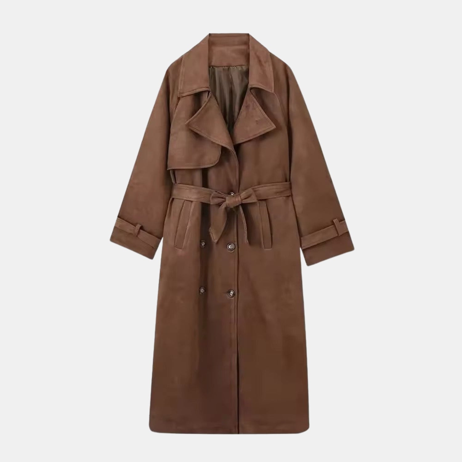 Brauner Premium Wildleder-Trenchcoat für Damen, langer eleganter Mantel mit Bindegürtel, breitem Revers und zeitlosem Luxus-Look (Vorderansicht).